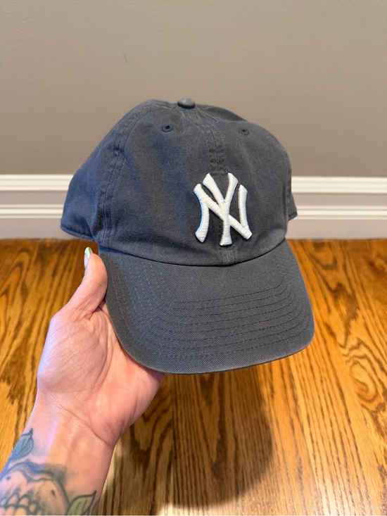 ‘47 Brand Accessories - ‘47 Brand New York Yankees Cap with White Logo